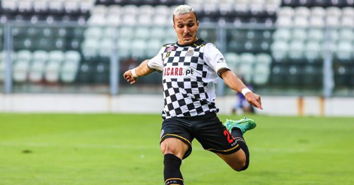 Performansı alkış aldı