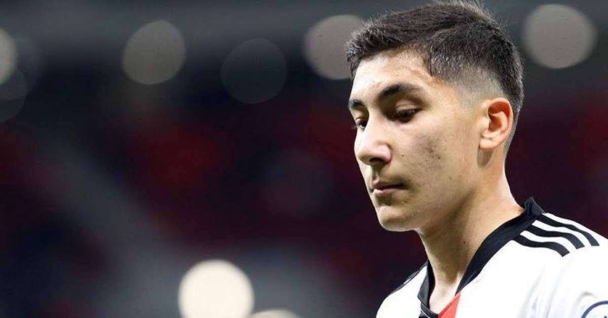 KAÇ NUMARALI FORMAYI GİYMEKTEDİR?