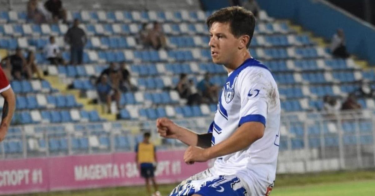 HANGİ TAKIMLARDA OYNADI?