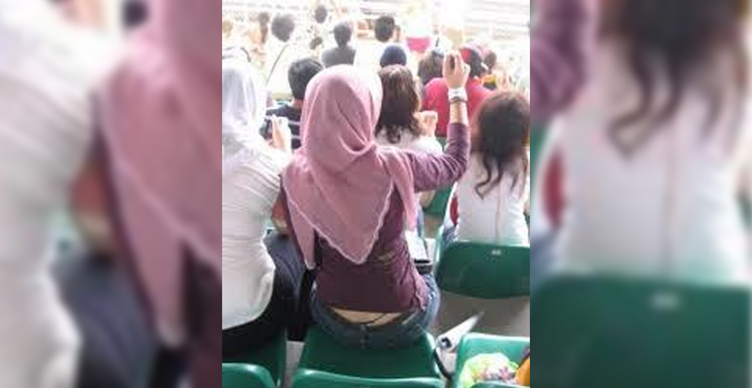 Beli görünnen kadın