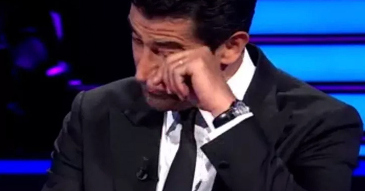 Gözyaşlarına boğuldu