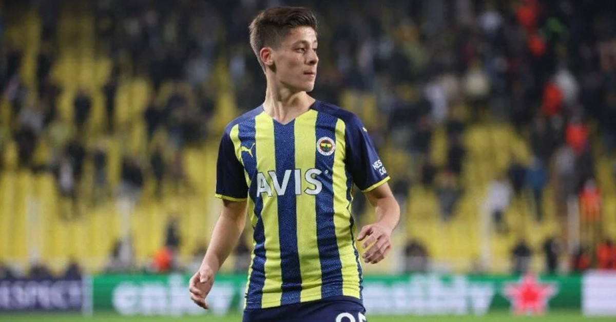 Hangi mevkide oynuyor?