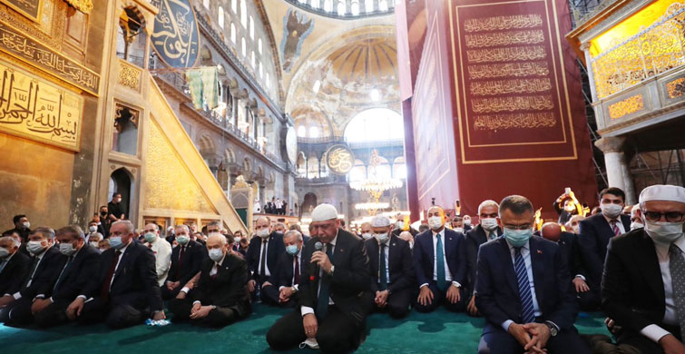 AYASOFYA 86 SENE SONRA TEKRAR KAPILARINI İBADETE AÇTI