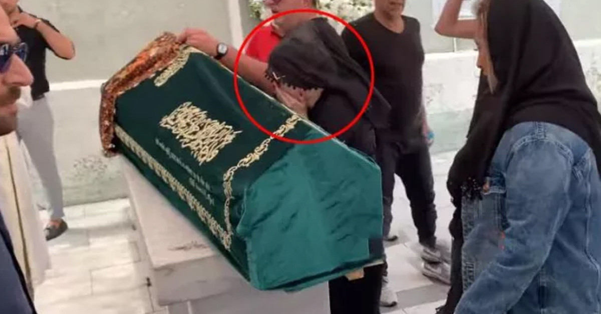 Tabut başında ağladı