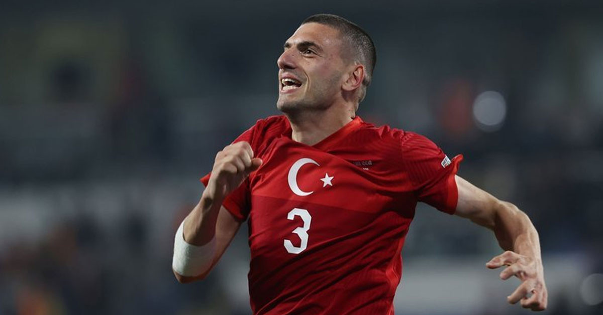 Gözler onun üzerinde