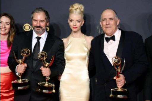 EN İYİ YÖNETMEN - MİNİ DİZİ/ TV FİLMİ