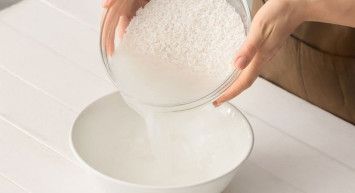 10 gün boyunca saçına pirinç suyu döktü çıkan sonuca kendisi bile inanamadı