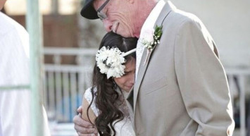 11 yaşındaki kızın 62 yaşındaki adamla evliliğinin sebebini öğrenince gözyaşlarını tutamayacaksınız!