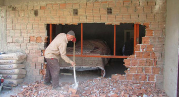 37 yıl sonra otomobilini kapattığı yerden çıkardı! Gördükleri karşısında şoke oldu!