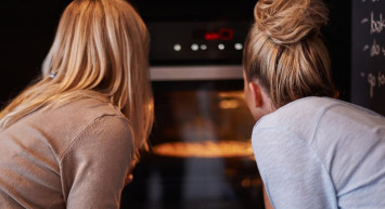 54'lük Anne Çocuğunun Diş Teli Tedavisi İçin OnlyFans Hesabı Açtı Köşeyi Döndü