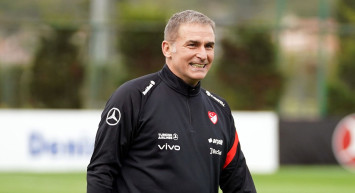 A Milli Takım'ın Teknik Direktörü Stefan Kuntz Futbolcuları Yakından Takip Ediyor!