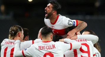 A Milli Takım'ın Yıldız Futbolcusu Zeki Çelik Dev Takımların Transfer Radarına Girdi!