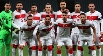 A Milli Takım'ın yıldızı Ozan Kabak uzun süre forma terletemeyecek!