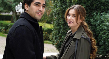 Afra Saraçoğlu Mert Ramazan Demir sorusu sonrası öyle bir şey yaptı ki: Kimsenin aklına gelmezdi!