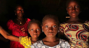 Afrikalı kadınların maruz kaldığı iç ürpertici gelenek; kadın sünneti