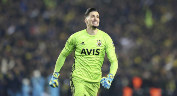 Ajax Altay Bayındır İçin Teklifini Yaptı!