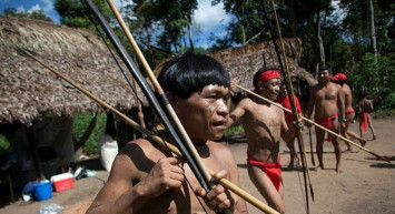 Akıl almaz gelenek: Küçük kızlar sırtlanlarla birlikteliğe zorlanıyor!