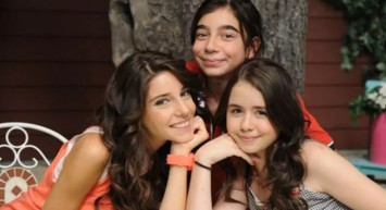 Alemin Kıralı’nın Ayben’i 100. Yıl kutlama pozuyla tepki çekti: Ayaklarını indir, biraz saygılı ol!