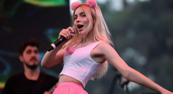 Aleyna Tilki İç Çamaşırlarıyla Kamere Karşısına Geçti: Hayranları Birbirlerine Girdi