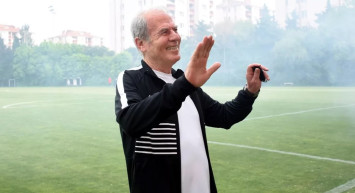 Altay'ın Teknik Direktörü Mustafa Denizli Kimdir?