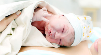 Annesiyle Doktora Giden Küçük Kızı Doğumhane Servisine Aldılar!