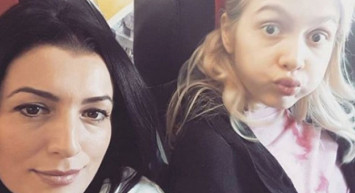 Annesiyle Fotoğraf Paylaşan Ünlüler