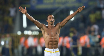 Antalyaspor Eski Fenerbahçeli Luis Nani'yi Transfer Ediyor!