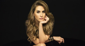 Aynur Aydın kimdir?