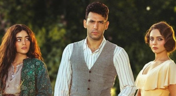 Aziz dizisinin yıldızı Efnan verdiği cesur pozlarla ağızları açık bıraktı! Simay Barlas'ın cüretkar pozları sosyal medyada gündem oldu