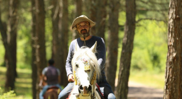 At Severler Kendini Balıkesir'in Doğasına Attı