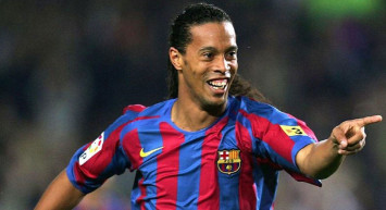 Barcelona'nın efsane isimlerinden Ronaldinho'nun son hali taraftarları hayrete düşürdü!