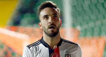 Beşiktaş Teknik Direktörü Valerien Ismael, Kenan Karaman'ın başka takıma transferi konusunda kararsız kaldı!