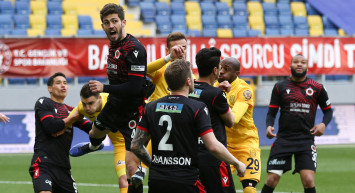 Beşiktaş ve Fenerbahçe Arda Kızıldağ'ı Kadrosuna Katmak İstiyor!