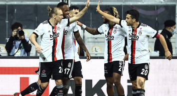 Beşiktaş'ın Yıldızı Cyle Larin Premier Lig'e Transfer Olmaya Sıcak Bakıyor!