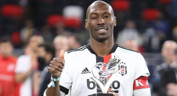 Beşiktaş'ta Cyle Larin'in Transferi İçin Atiba Hutchinson Devreye Girdi!