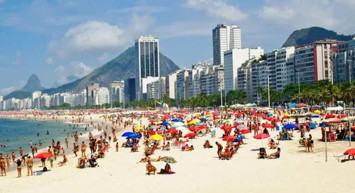 Brezilya'da halka açık sahilde bir çift cinsel ilişkiye girdi