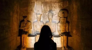 Bu doğa olayı yılda sadece iki kez gerçekleşiyor: Binlerce turist dört gözle bekledi!