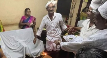 Bu nasıl düğün! Hindistan’da ailenin düzenlediği tören herkesi şaşkına çevirdi ‘30 yıl önce öldüler ama...’