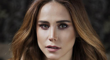 Burçin Terzioğlu’nun Estetiksiz Fotoğrafları Çıktı