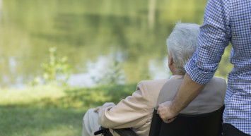Burdur'da Gençlerin Dövdüğü Yaşlı Adam Konuştu, Olayın İç Yüzü Mide Bulandırıyor!