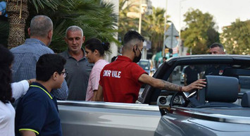 Busenaz Sürmeneli, Altın Madalya Sonrası Trabzonspor'un Başkanı İbrahim Hacıosmanoğlu İle Nusret’e Gitti