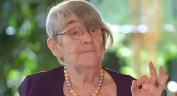 Canan Karatay yine çok konuşulacak bir açıklama ile geldi... Ev hanımlarına hakaret eden Karatay millete verdi veriştirdi!