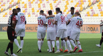 Çaykur Rizespor Yeni Malatyaspor'dan Kubilay Kanatsızkuş'u Transfer Etti!