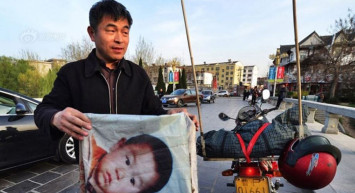 Çin'de 24 yıl boyunca kayıp oğlunu arayan adamın acıklı öyküsü!