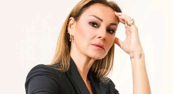 Çocuklar Duymasın'ın Meltem'i Pınar Altuğ genç kızlara taş çıkarttı: Amuda kalktığı anlar binlerce kez görüntülendi!