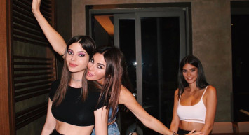 Çocuklarının Mezuniyetiyle Sevinen Ünüler