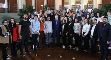 Cumhurbaşkanı Recep Tayyip Erdoğan, Cumhurbaşkanlığı Millet Kütüphanesi’nde gençlerle buluştu!