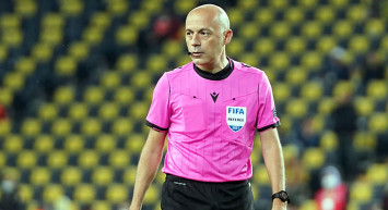 Cüneyt Çakır, Süper Lig'de oynanacak olan Antalyaspor - Kayserispor maçını yönetecek!