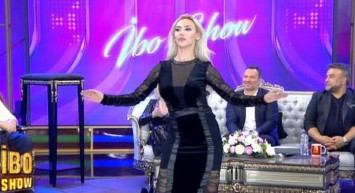 Daha önce Oryantal Didem'e bakmayan Bülent Serttaş bu sefer ünlü dansçıdan gözlerini alamadı