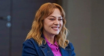 Demet Evgar'ın sır gibi sakladığı erkek kardeşi meğer onunla aynı dizide oynuyormuş! Bakın hangi ünlü oyuncu çıktı!